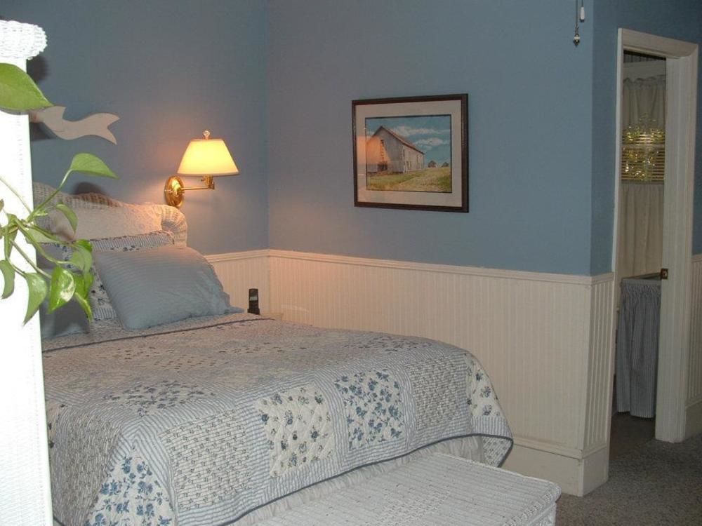 Allison House Inn Quincy Room photo